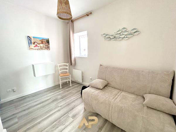 Appartement - 2 chambres - 50m2 - Marché central La Rochelle €299 000 ** - Référence MR645D2