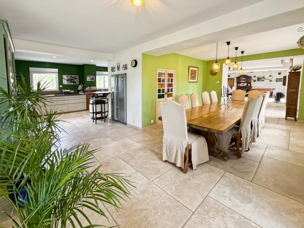 Monteux (84170) Maison 9 pièce(s) 260 m2