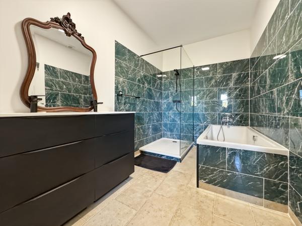 Monteux (84170) Maison 9 pièce(s) 260 m2