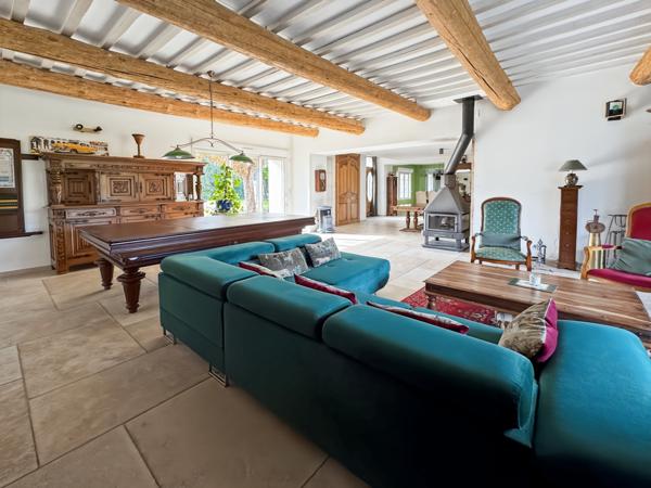Monteux (84170) Maison 9 pièce(s) 260 m2