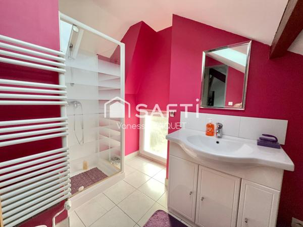 Maison familiales 6 pièces de 140 m2, proche école et toute commodités