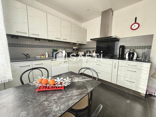 Maison familiales 6 pièces de 140 m2, proche école et toute commodités