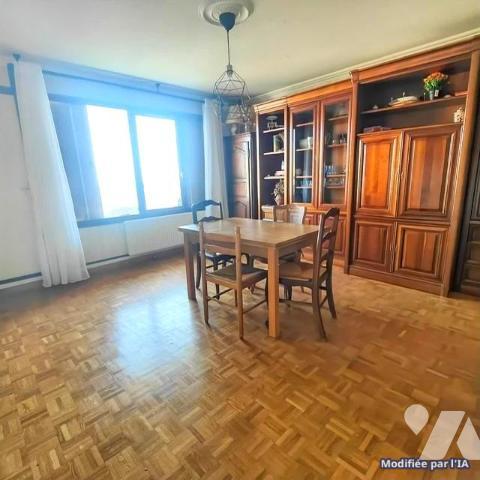 APPARTEMENT Vue dégagée – Beau potentiel