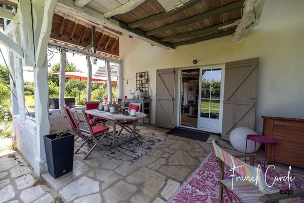 Maison de caractère sur près de 2000 m² de terrain, avec vue dégagée sur la campagne