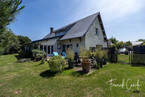 Maison de caractère sur près de 2000 m² de terrain, avec vue dégagée sur la campagne