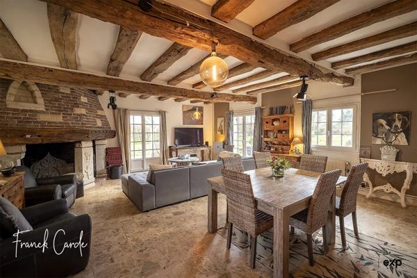 Maison de caractère sur près de 2000 m² de terrain, avec vue dégagée sur la campagne