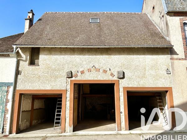 Parking à vendre 129 m² Villeneuve-sur-Yonne