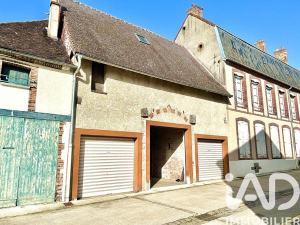 Parking à vendre 129 m² Villeneuve-sur-Yonne