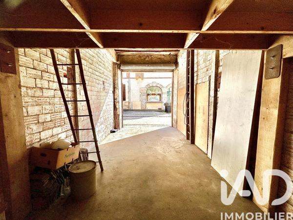 Parking à vendre 129 m² Villeneuve-sur-Yonne