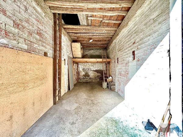 Parking à vendre 129 m² Villeneuve-sur-Yonne