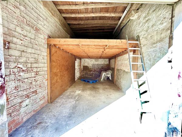 Parking à vendre 129 m² Villeneuve-sur-Yonne