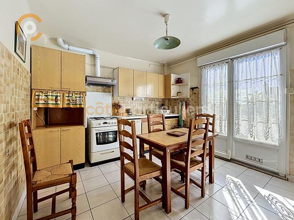 Vente
                Maison140 m² - 6 Pièces -
                    ARCUEIL (94110)