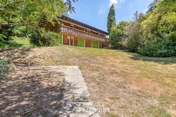 Maison chalet sur les hauteurs de Limonest, avec piscine