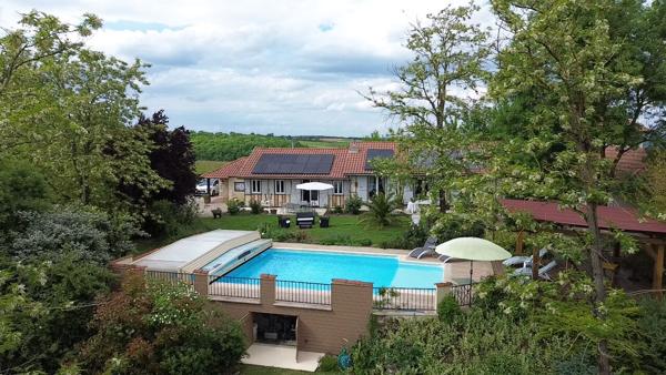 A Vendre Maison 8 pieces 5 chambres 292 m2 terrain piscine