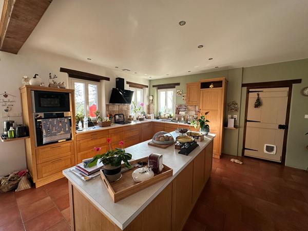 A Vendre Maison 8 pieces 5 chambres 292 m2 terrain piscine