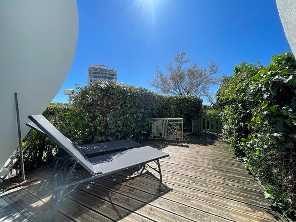 Appartement La Grande Motte de 27 M2 (20,5 loi carrez) dont 6 M2 de loggia fermée par VR électrique et séparation plastifiée