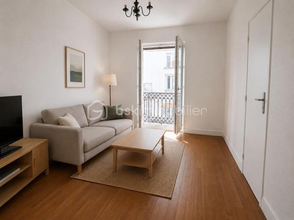 PORTE DE CLIGNANCOURT – MONTMARTRE

MANDAT EXCLUSIF

Prix de vente : 2 963 000 €
Gérald Diomar BSK Immobilier vous propose en exclusivité l'acquisition d'un immeuble de rapport situé dans le 18ᵉ arrondissement de Paris, à proximité immédiate de la Porte de Clignancourt, des commerces, des transports et du quartier emblématique de Montmartre.
Développant environ 340 m² habitables, cet actif est composé de 12 appartements indépendants répartis sur plusieurs niveaux au sein d'un immeuble parisien de caractère.
Cette opération constitue une opportunité rare d'acquérir un immeuble entier dans un secteur bénéficiant d'une forte demande locative et d'un potentiel de valorisation patrimoniale significatif.

LES POINTS CLÉS

•	Immeuble entier en pleine propriété
•	Surface totale : 340 m²
•	12 appartements indépendants
•	Charges annuelles : 11 000 €
•	Secteur locatif extrêmement dynamique
•	Métro Porte de Clignancourt à proximité immédiate
•	Forte attractivité résidentielle
•	Potentiel de revalorisation locative identifié

UN SECTEUR À FORTE DEMANDE

Le secteur Porte de Clignancourt bénéficie d'une excellente desserte grâce aux transports en commun, d'une proximité immédiate avec Montmartre et d'un environnement commerçant particulièrement dynamique.
Le quartier attire une population diversifiée composée d'étudiants, jeunes actifs, familles et investisseurs, garantissant une demande locative soutenue tout au long de l'année.

UN INVESTISSEMENT PATRIMONIAL SÉCURISÉ

L'actif présente plusieurs leviers de création de valeur :

•	Optimisation progressive des loyers
•	Valorisation individuelle des appartements
•	Rareté des immeubles de rapport parisiens disponibles à la vente
•	Mutualisation du risque locatif sur 12 lots
•	Charges maîtrisées

CIBLE INVESTISSEURS

Cette acquisition s'adresse particulièrement à :
•	Investisseurs patrimoniaux
•	Family Offices
•	Foncières privées
•	SCI familiales
•	Marchands de biens
•	Investisseurs recherchant une stratégie de valorisation à moyen terme

DOSSIER D'INVESTISSEMENT DISPONIBLE
Mémorandum complet, état locatif, diagnostics, plans et éléments financiers disponibles sur demande après premier échange.

Mandat Exclusif