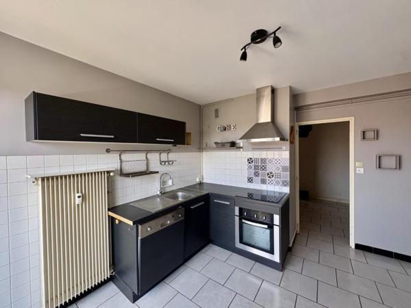 APPARTEMENT T2 A LOUER A LE COTEAU