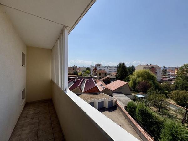 APPARTEMENT T2 A LOUER A LE COTEAU