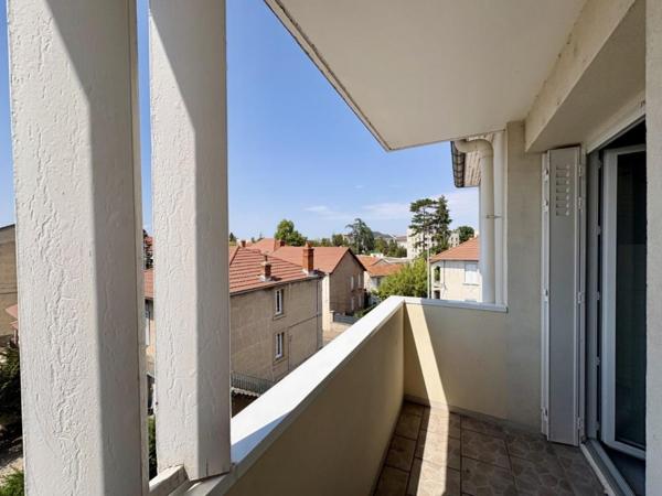 APPARTEMENT T2 A LOUER A LE COTEAU