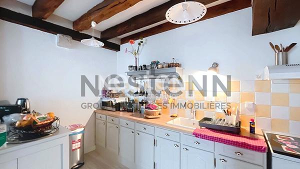 À vendre à Blois : bel appartement 3 pièces de 61 m², lumineux et traversant, dans une petite copropriété en centre-ville. Idéal premier achat ou investissement.