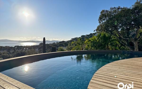 Maison à vendre    6 pièces • 230 m2 Les Issambres - Roquebrune-sur-Argens