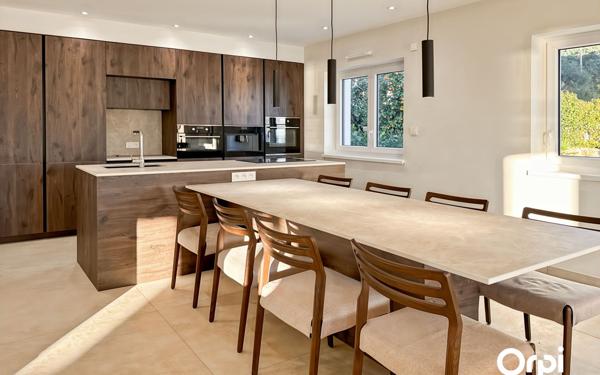 Maison à vendre    6 pièces • 230 m2 Les Issambres - Roquebrune-sur-Argens