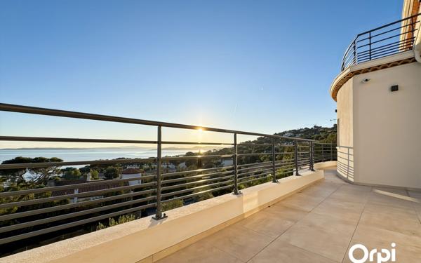 Maison à vendre    6 pièces • 230 m2 Les Issambres - Roquebrune-sur-Argens