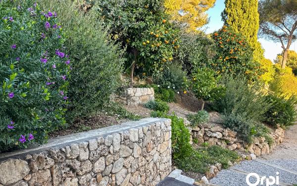 Maison à vendre    6 pièces • 230 m2 Les Issambres - Roquebrune-sur-Argens