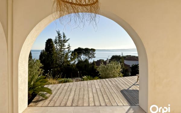 Maison à vendre    6 pièces • 230 m2 Les Issambres - Roquebrune-sur-Argens