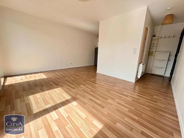 Appartement à louer 1 pièce 25.22m² Saint-Cyr-l'École (78210)