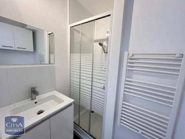 Appartement à louer 1 pièce 25.22m² Saint-Cyr-l'École (78210)
