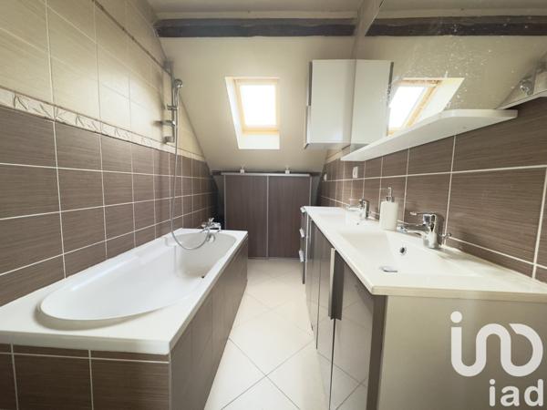 Maison 5 pièces de 113 m² à Dammarie-les-Lys (77190)