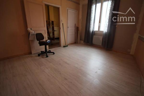 A vendre maison de village de 67 m² à rénover.
