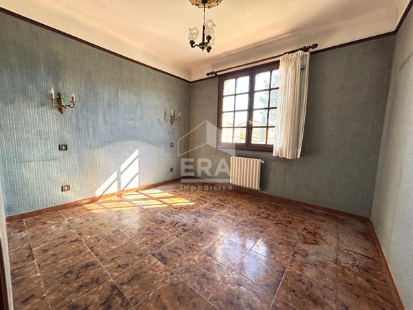 Maison T4 + RDC à amenagé + terrain constructible 500m2 + terrain 800m2