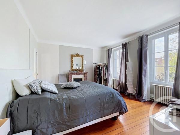 Maison à vendre  8 pièces - 310 m 2   MOISSY CRAMAYEL  - 77