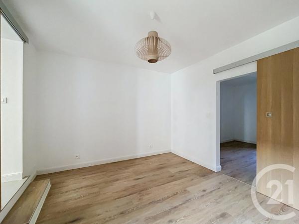 Maison à vendre  8 pièces - 310 m 2   MOISSY CRAMAYEL  - 77