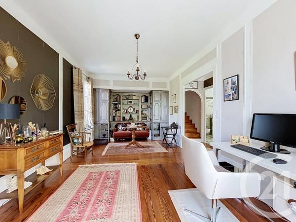 Maison à vendre  8 pièces - 310 m 2   MOISSY CRAMAYEL  - 77