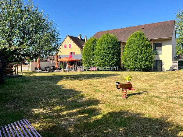 Vente                                                      Immeuble
                        
                     16 pièces                      800 m2                     à Courlans