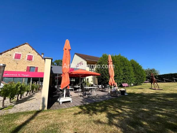 Vente                                                      Immeuble
                        
                     16 pièces                      800 m2                     à Courlans