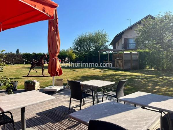 Vente                                                      Immeuble
                        
                     16 pièces                      800 m2                     à Courlans