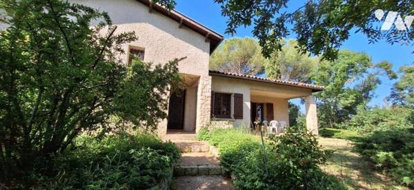 VIC-FEZENSAC, villa de construction traditionnelle  de 145m² + garage et sous-sol sur terrain de 17