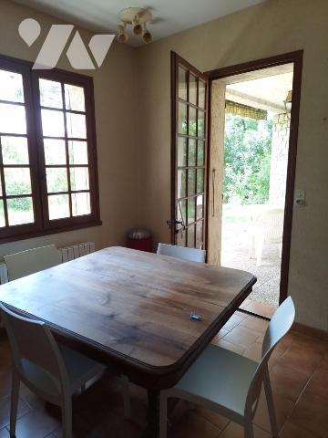 VIC-FEZENSAC, villa de construction traditionnelle  de 145m² + garage et sous-sol sur terrain de 17