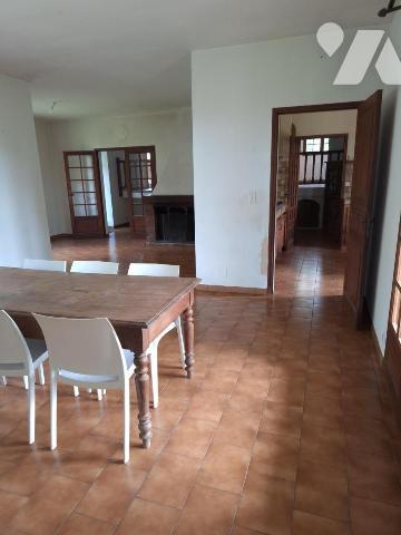 VIC-FEZENSAC, villa de construction traditionnelle  de 145m² + garage et sous-sol sur terrain de 17