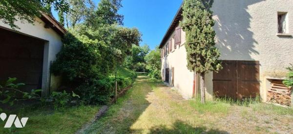 VIC-FEZENSAC, villa de construction traditionnelle  de 145m² + garage et sous-sol sur terrain de 17