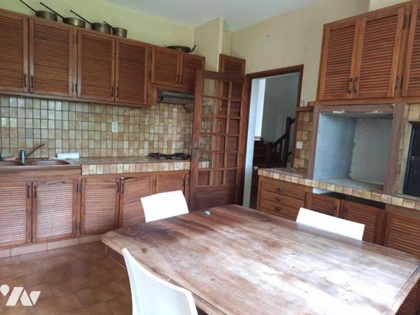 VIC-FEZENSAC, villa de construction traditionnelle  de 145m² + garage et sous-sol sur terrain de 17