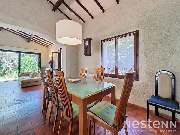 Maison 6 pièces de 134 m², secteur calanque à Cavalaire Sur Mer