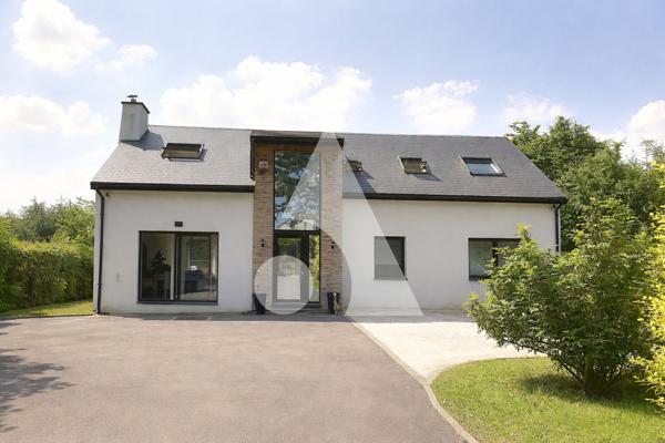 Maison 11 pièces 242.12 m2