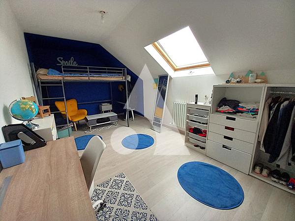 Maison 11 pièces 242.12 m2