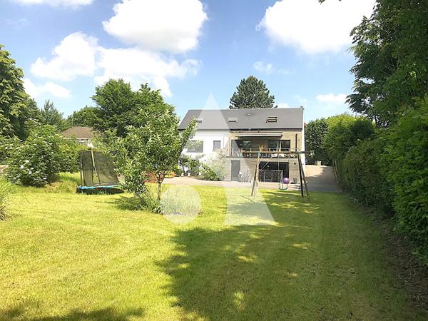 Maison 11 pièces 242.12 m2